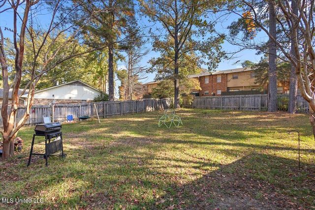 100 Abby Oak Drive, Clinton, MS 39056