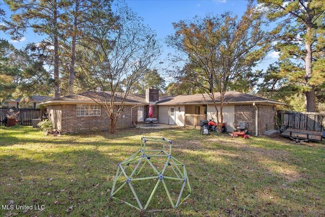 100 Abby Oak Drive, Clinton, MS 39056