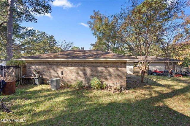 100 Abby Oak Drive, Clinton, MS 39056