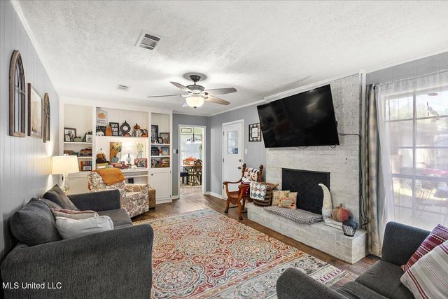 100 Abby Oak Drive, Clinton, MS 39056