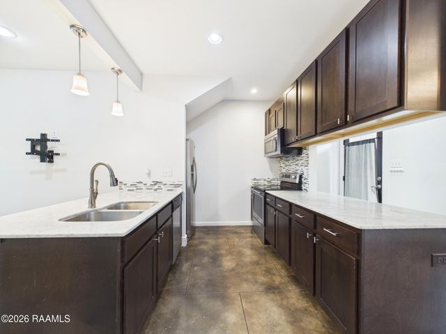 113 Bayou Street 112, Lafayette, LA 70503
