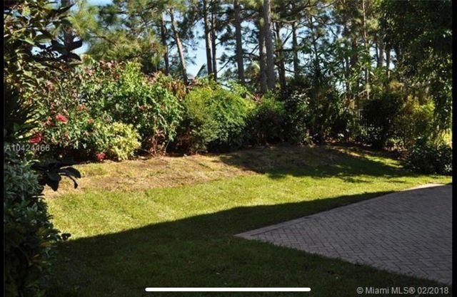 5 Lake Eden Drive, Boynton Beach, FL 33435