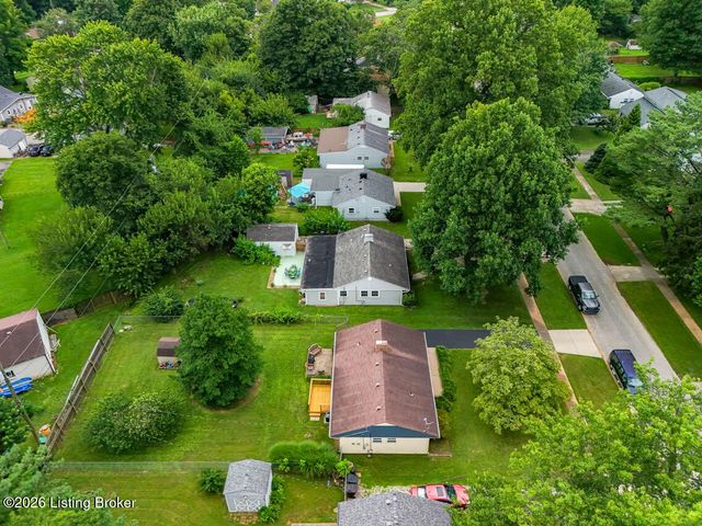 229 Flamingo Dr, Louisville, KY 40218