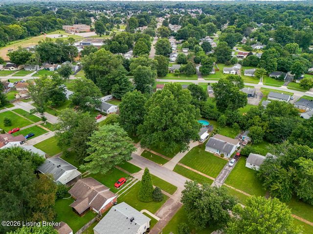 229 Flamingo Dr, Louisville, KY 40218