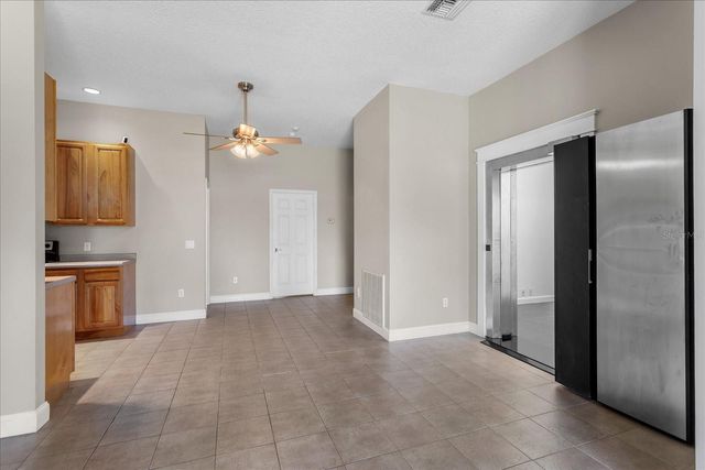 180 RIVER OAKS CIRCLE, Sanford, FL 32771