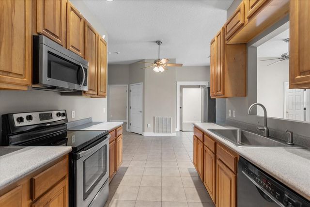 180 RIVER OAKS CIRCLE, Sanford, FL 32771