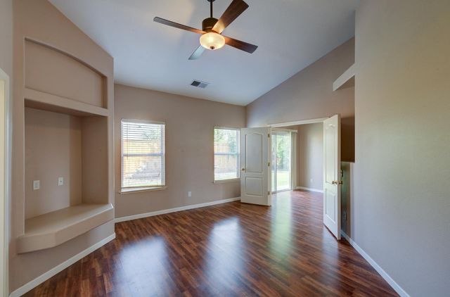 2898 E Pryor Drive, Fresno, CA 93720