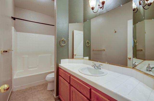 2898 E Pryor Drive, Fresno, CA 93720