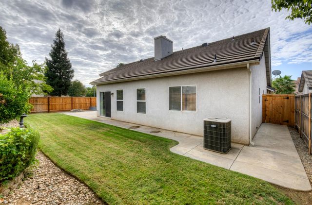 2898 E Pryor Drive, Fresno, CA 93720