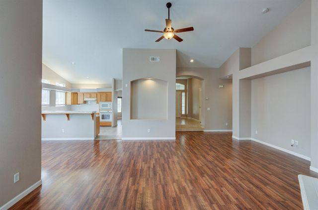 2898 E Pryor Drive, Fresno, CA 93720