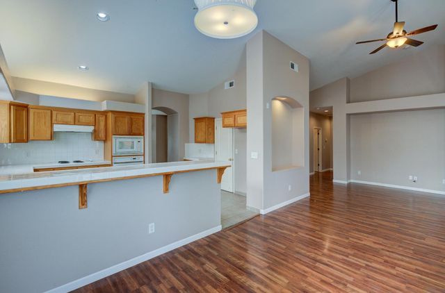 2898 E Pryor Drive, Fresno, CA 93720