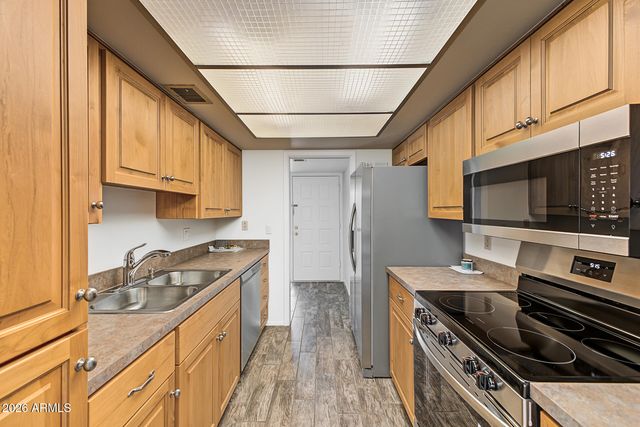 932 E Michigan Avenue, Phoenix, AZ 85022