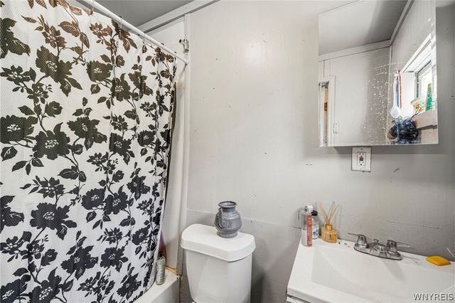 25 Thomas Street, Buffalo, NY 14206