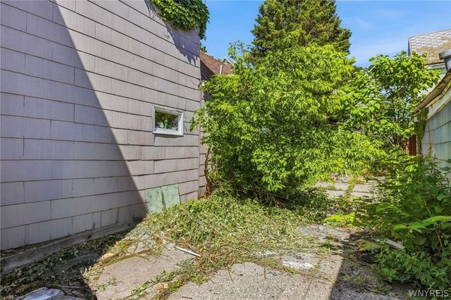 25 Thomas Street, Buffalo, NY 14206