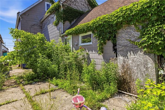 25 Thomas Street, Buffalo, NY 14206