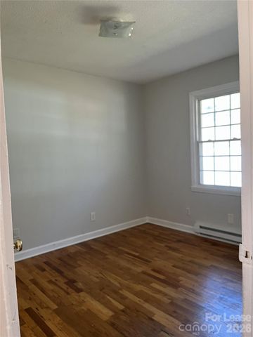 2667 Dr Carver Road 3, Charlotte, NC 28208