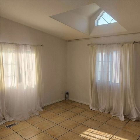 327 W Wilson Street 86, Costa Mesa, CA 92627