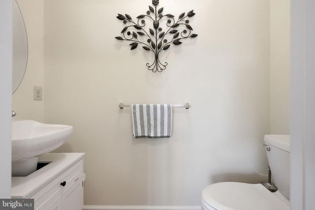 404 FORT HILL CIR, Fort Washington, PA 19034