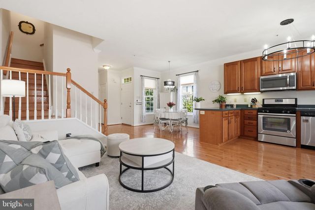 404 FORT HILL CIR, Fort Washington, PA 19034