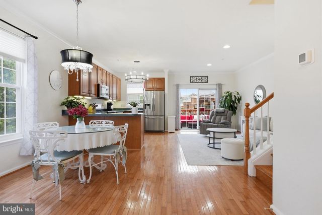 404 FORT HILL CIR, Fort Washington, PA 19034