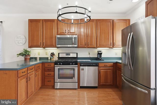 404 FORT HILL CIR, Fort Washington, PA 19034