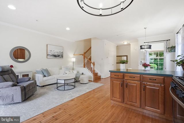 404 FORT HILL CIR, Fort Washington, PA 19034