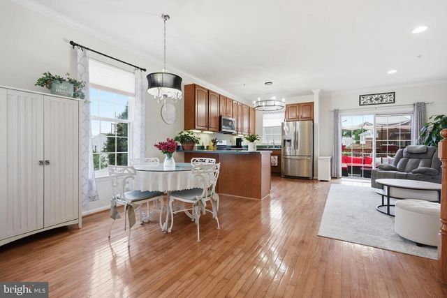 404 FORT HILL CIR, Fort Washington, PA 19034