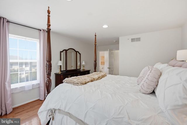 404 FORT HILL CIR, Fort Washington, PA 19034