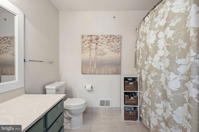 404 FORT HILL CIR, Fort Washington, PA 19034