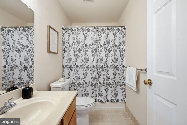 404 FORT HILL CIR, Fort Washington, PA 19034