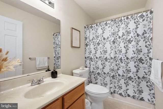 404 FORT HILL CIR, Fort Washington, PA 19034