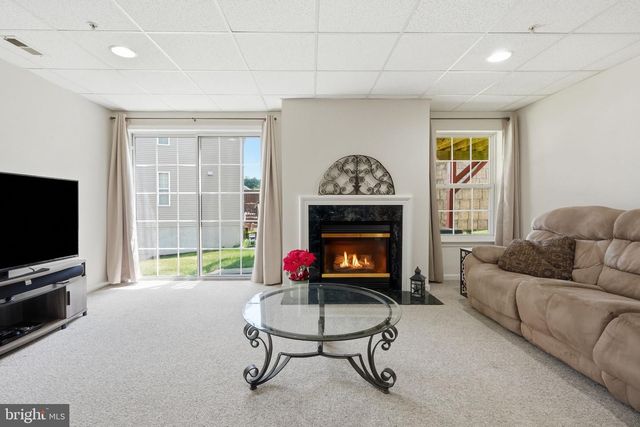 404 FORT HILL CIR, Fort Washington, PA 19034