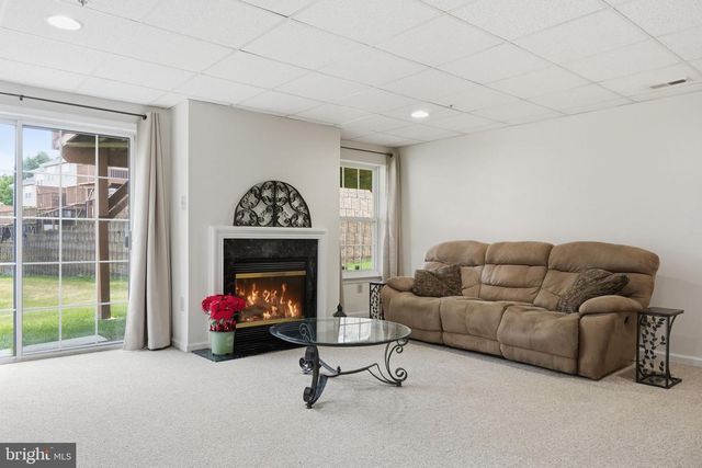 404 FORT HILL CIR, Fort Washington, PA 19034