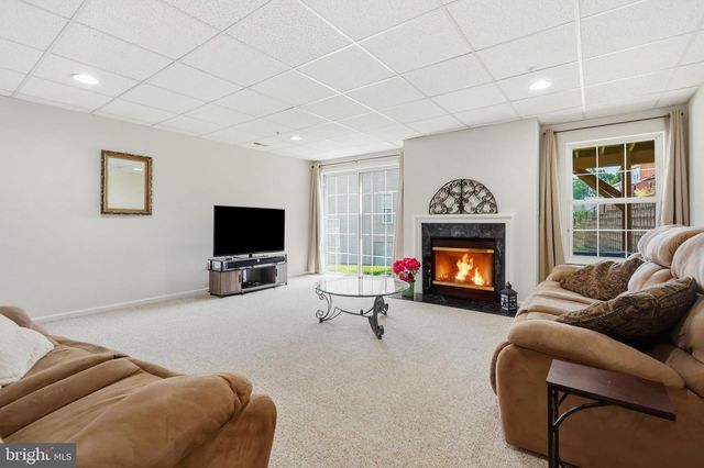 404 FORT HILL CIR, Fort Washington, PA 19034