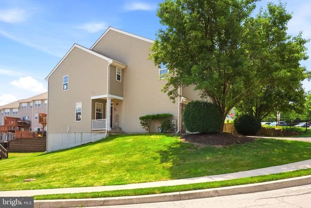 404 FORT HILL CIR, Fort Washington, PA 19034