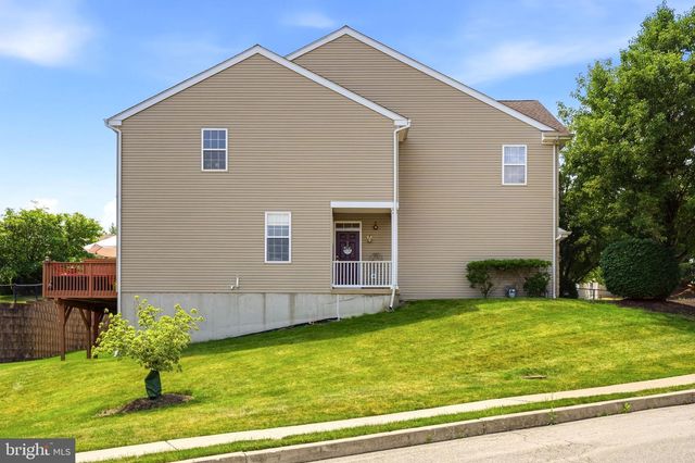 404 FORT HILL CIR, Fort Washington, PA 19034