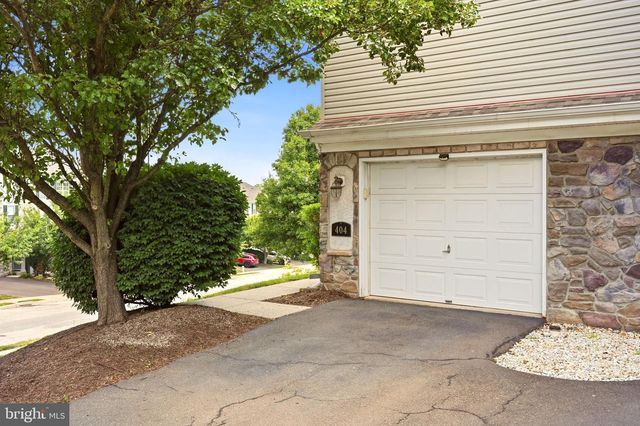 404 FORT HILL CIR, Fort Washington, PA 19034