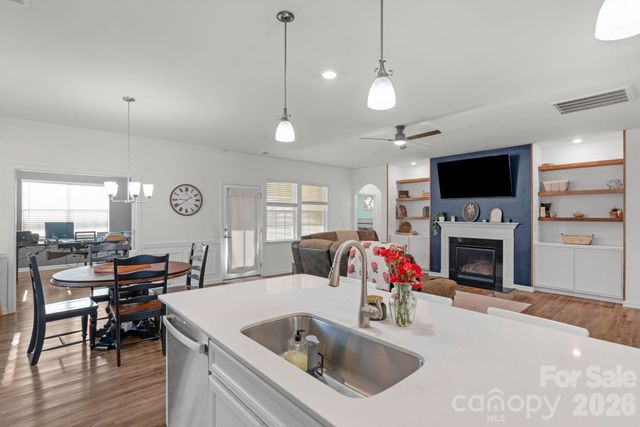 4040 Deep River Way, Waxhaw, NC 28173