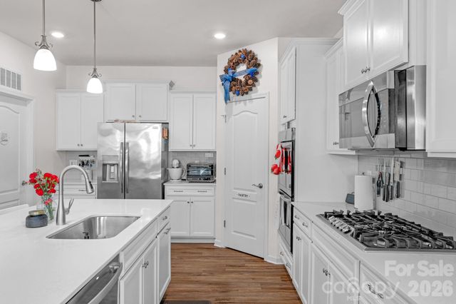 4040 Deep River Way, Waxhaw, NC 28173