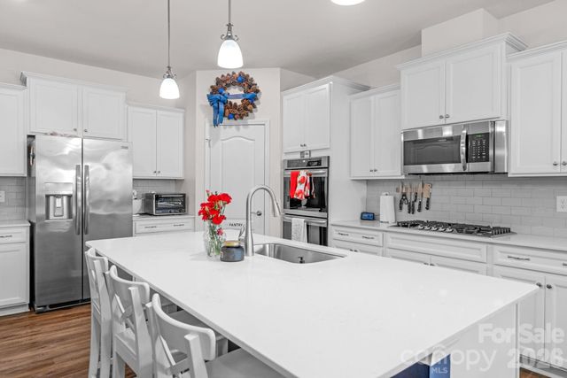 4040 Deep River Way, Waxhaw, NC 28173