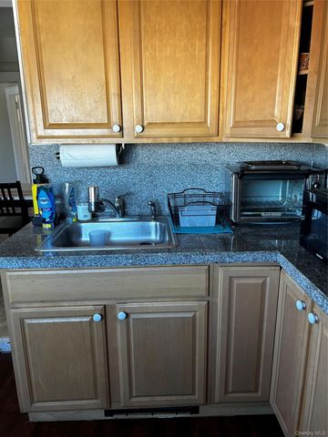 629 W Penn Street Upper, Long Beach, NY 11561