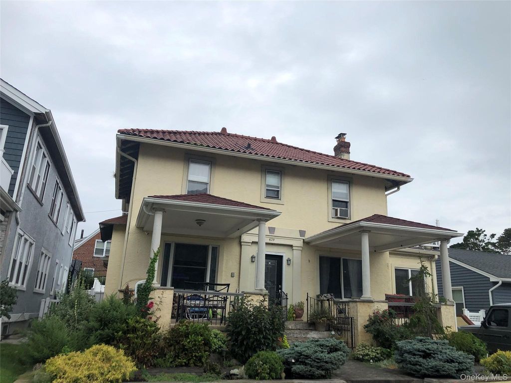 629 W Penn Street Upper, Long Beach, NY 11561