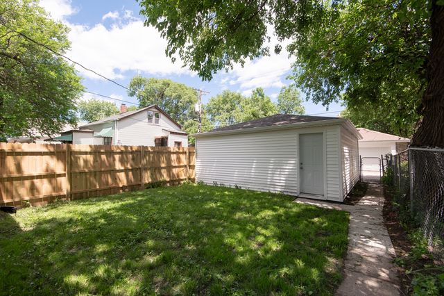 7737 S Champlain Avenue, Chicago, IL 60619