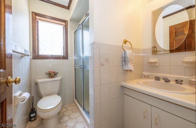 5 Oxbow Ln, Hardyston Twp., NJ 07416