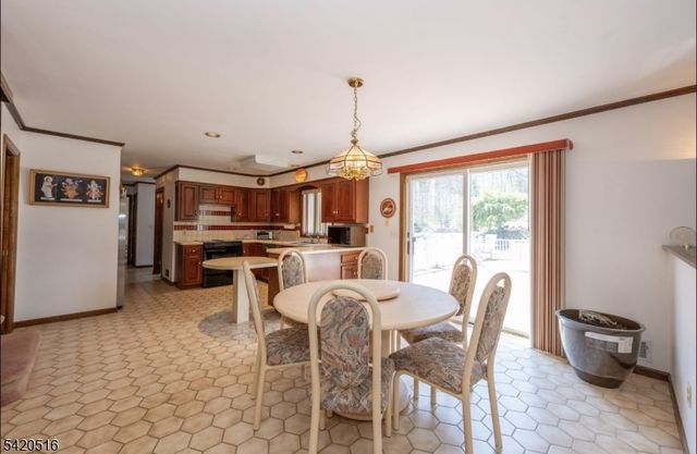 5 Oxbow Ln, Hardyston Twp., NJ 07416