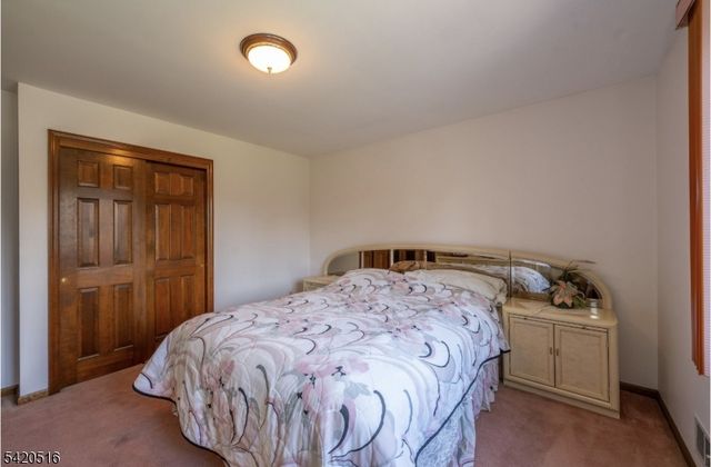 5 Oxbow Ln, Hardyston Twp., NJ 07416