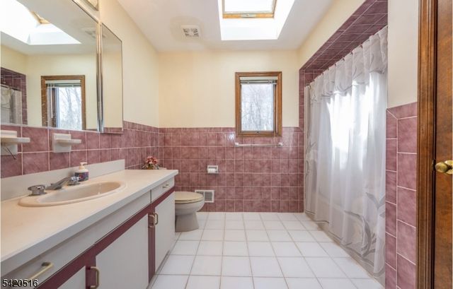 5 Oxbow Ln, Hardyston Twp., NJ 07416