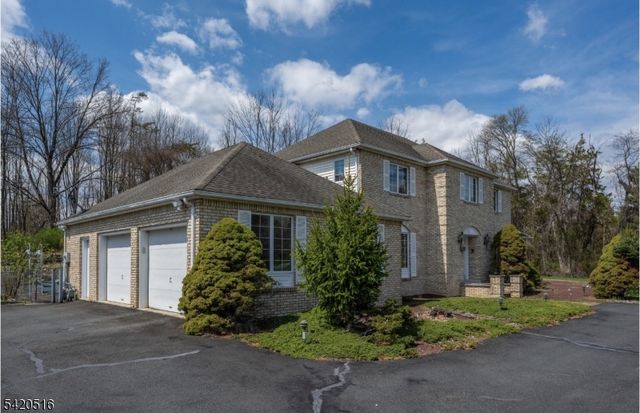 5 Oxbow Ln, Hardyston Twp., NJ 07416