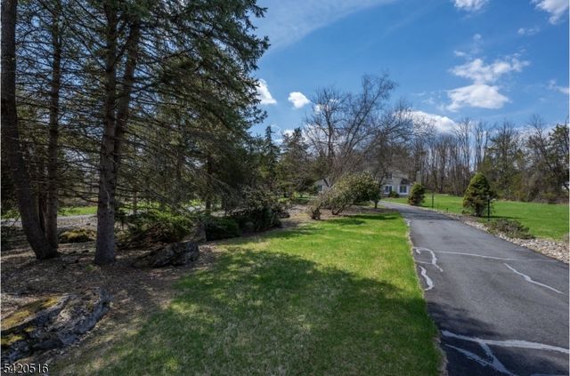 5 Oxbow Ln, Hardyston Twp., NJ 07416