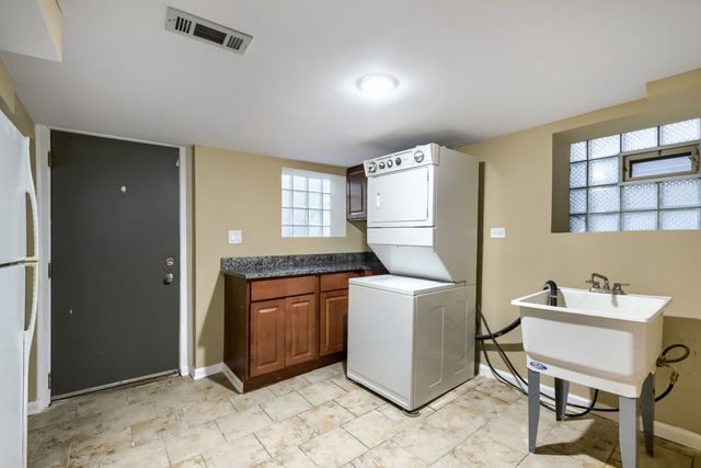 2135 N Kilbourn Avenue, Chicago, IL 60639